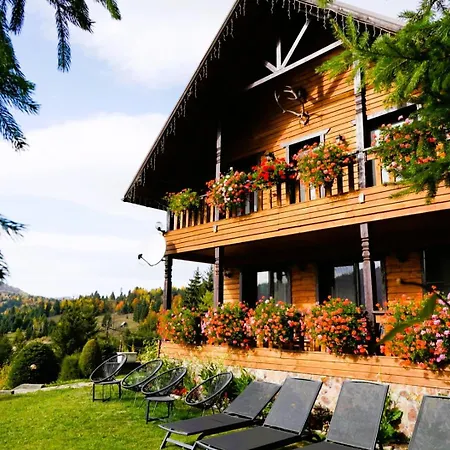 Montebello Chalet Colibita